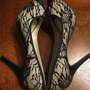 Fioni Night Lace 4 in. Heels 🖤